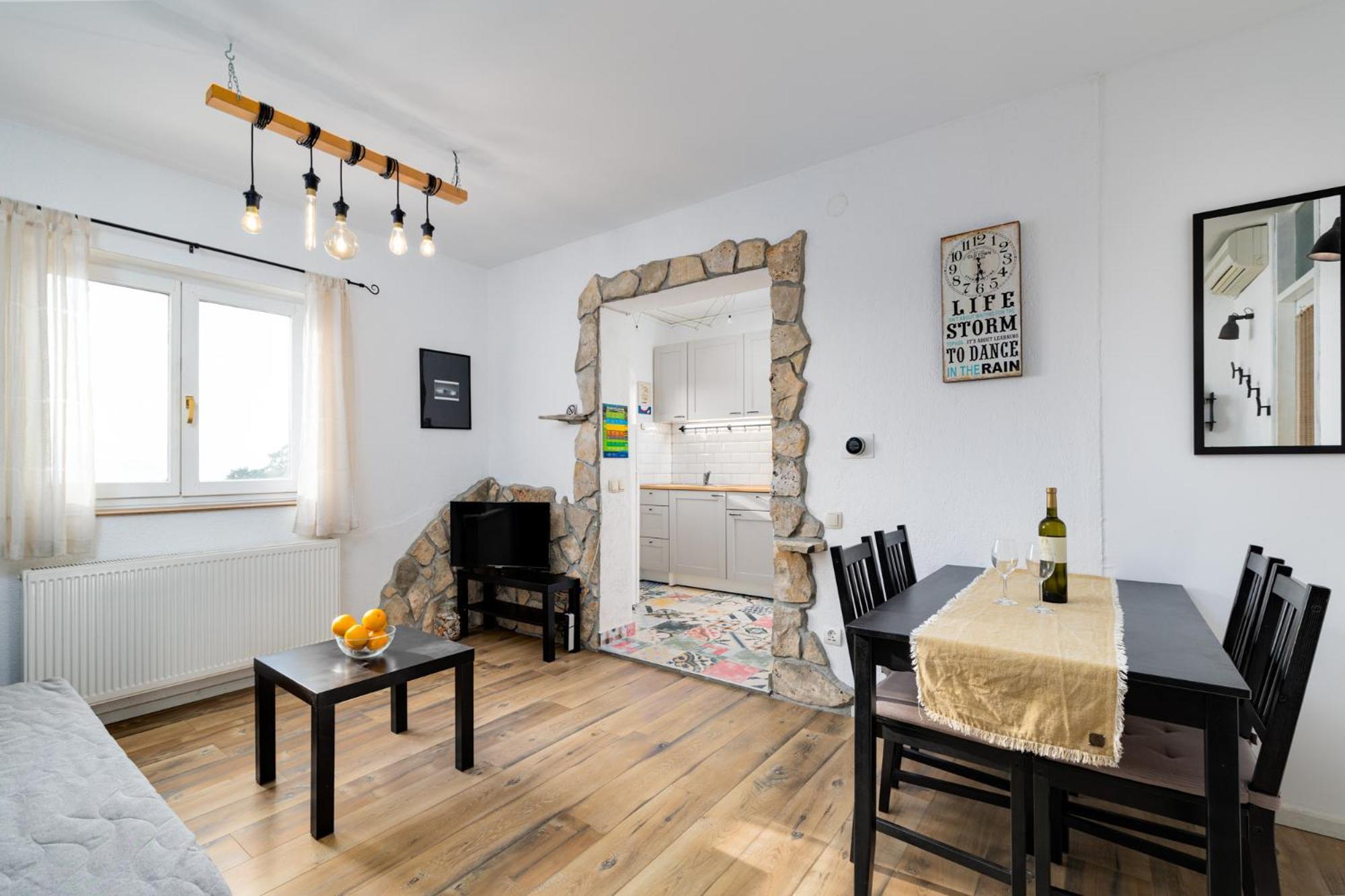 Apartment Iskra By El-Pi Tours Nijvice Zewnętrze zdjęcie
